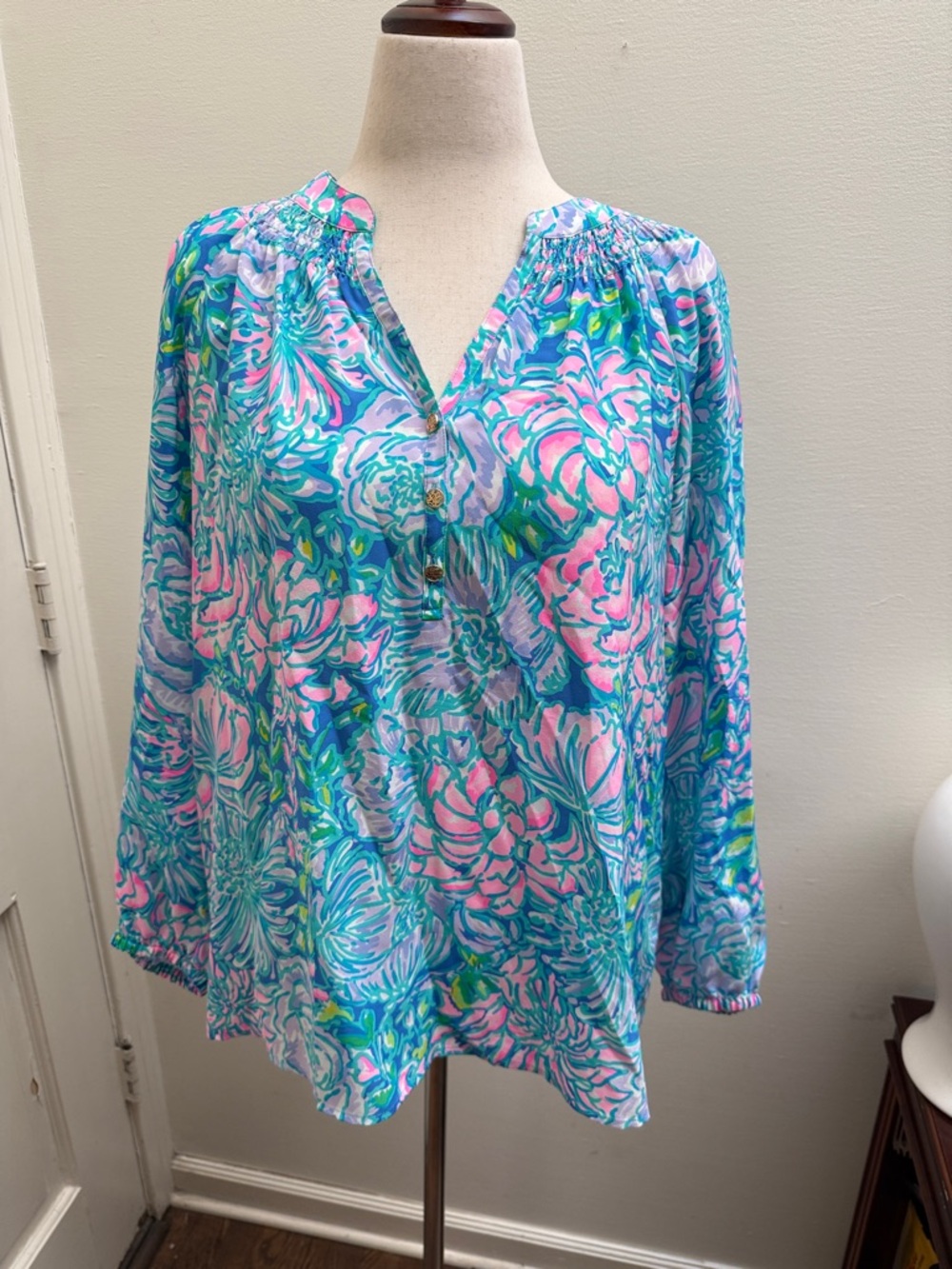 Lilly Pulitzer Silk Elsa BlouseVibrant Floral Peasant Blouse in Turquoise & Pink